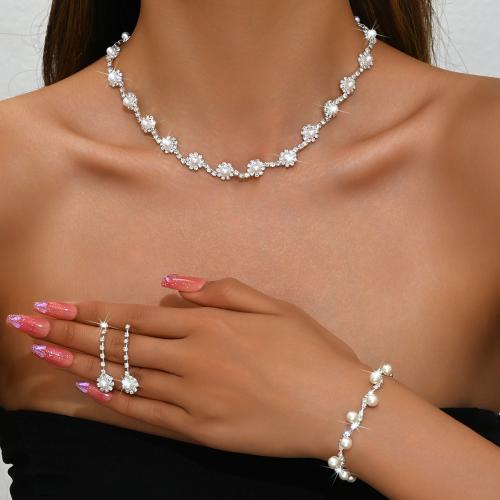 laiton parure de bijoux, avec perle de plastique, Placage, styles différents pour le choix & pour femme & avec strass, argent, Vendu par fixé