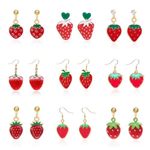 Boucles d'oreilles en alliage de zinc, avec Acrylique, fraise, Placage, styles différents pour le choix & pour femme & émail & avec strass, plus de couleurs à choisir, protéger l'environnement, sans nickel, plomb et cadmium, Vendu par paire