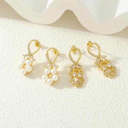 Boucles d'oreilles en laiton zircon cubique pavent, avec perle de plastique, Placage de couleur d'or, styles différents pour le choix & pavé de micro zircon & pour femme, plus de couleurs à choisir, protéger l'environnement, sans nickel, plomb et cadmium, Vendu par paire