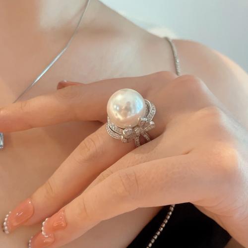 Brass Finger Ring, with Shell Pearl, fashion jewelry & for woman & with rhinestone, silver color, Inner diameter 17mm, Sold By PC