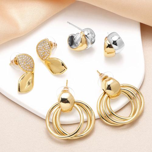 Boucles d'oreilles en laiton zircon cubique pavent, Placage, bijoux de mode & modèles différents pour le choix & pavé de micro zircon, plus de couleurs à choisir, protéger l'environnement, sans nickel, plomb et cadmium, Vendu par paire