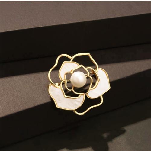 Zinklegering broches, Zinc Alloy, met Plastic Pearl, mode sieraden & voor vrouw, gouden, 40x40mm, Verkocht door PC