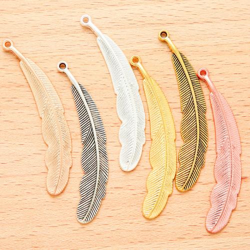 Pendentifs de Feather alliage zinc, alliage de zinc, forme de plume, Placage, DIY, plus de couleurs à choisir, 55x13mm, 100/sac, Vendu par sac