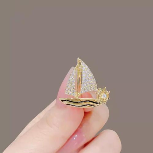 Zinc Alloy Brooches plated for woman & with rhinestone golden Sold By PC