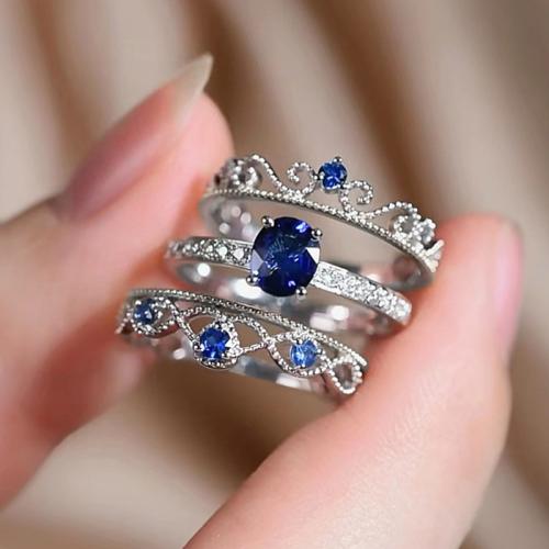 laiton bague, couronne, Plaqué de platine, trois pièces & normes différentes pour le choix & pavé de micro zircon & pour femme & creux, Taille:6-10, Vendu par fixé