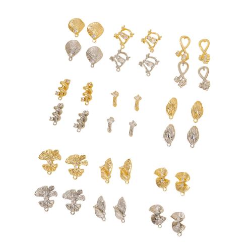 Clou boucle d'oreille en laiton, Placage, styles différents pour le choix & pavé de micro zircon, plus de couleurs à choisir, Vendu par paire