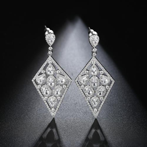 laiton Boucle d'oreille goutte, Motif géométrique, Plaqué de platine, pavé de micro zircon & pour femme & creux, 22.70x52.40mm, Vendu par paire