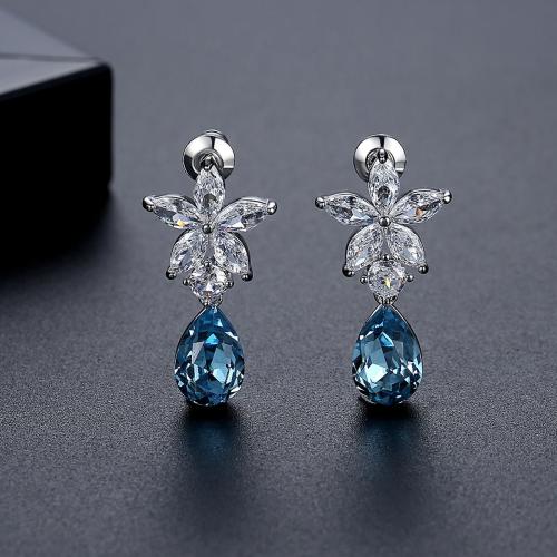 laiton Boucle d'oreille goutte, fleur, Plaqué de platine, pavé de micro zircon & pour femme, 6.90x25.50mm, Vendu par paire