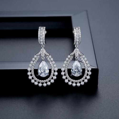 laiton Boucle d'oreille goutte, avec perle de plastique, larme, Plaqué de platine, pavé de micro zircon & pour femme & creux, 22.20x44.50mm, Vendu par paire