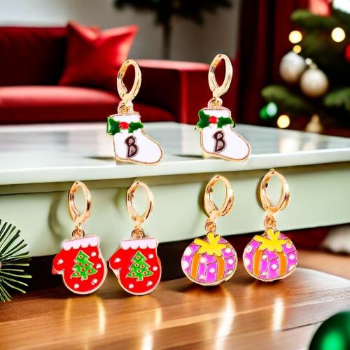 Boucles d'oreilles de Noël, alliage de zinc, Placage de couleur d'or, Forme différente pour le choix & Conception de Noël & pour femme & émail, plus de couleurs à choisir, protéger l'environnement, sans nickel, plomb et cadmium, Vendu par paire