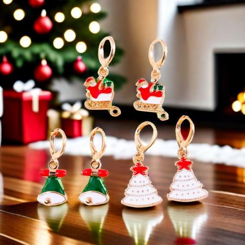 Boucles d'oreilles de Noël, alliage de zinc, Placage de couleur d'or, Forme différente pour le choix & Conception de Noël & pour femme & émail, plus de couleurs à choisir, protéger l'environnement, sans nickel, plomb et cadmium, Vendu par paire