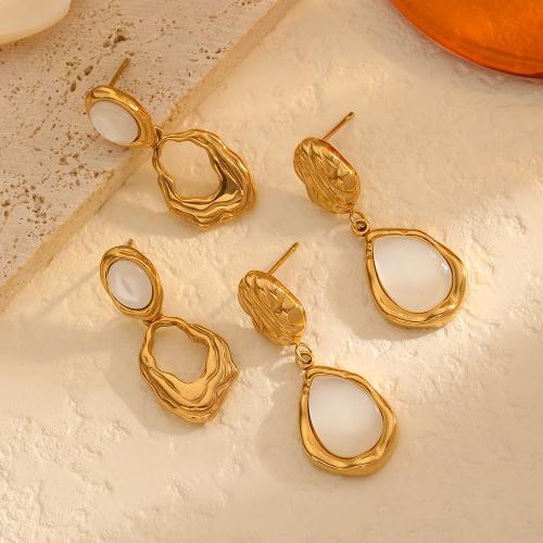 Boucle d'oreille Acier Titane, avec Moonstone, Placage de couleur d'or, styles différents pour le choix & pour femme, plus de couleurs à choisir, Vendu par paire