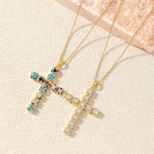 Collier en laiton cubique Zircon Micro Pave, avec 6cm chaînes de rallonge, croix, bijoux de mode & pavé de micro zircon & pour femme, doré, 51x31mm, Longueur:Environ 40 cm, Vendu par PC