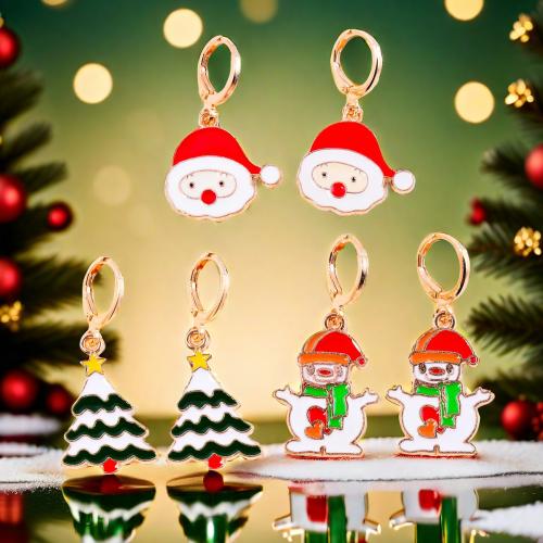 Boucles d'oreilles de Noël, alliage de zinc, Placage de couleur d'or, Forme différente pour le choix & Conception de Noël & bijoux de mode & pour femme & émail, plus de couleurs à choisir, protéger l'environnement, sans nickel, plomb et cadmium, Vendu par paire