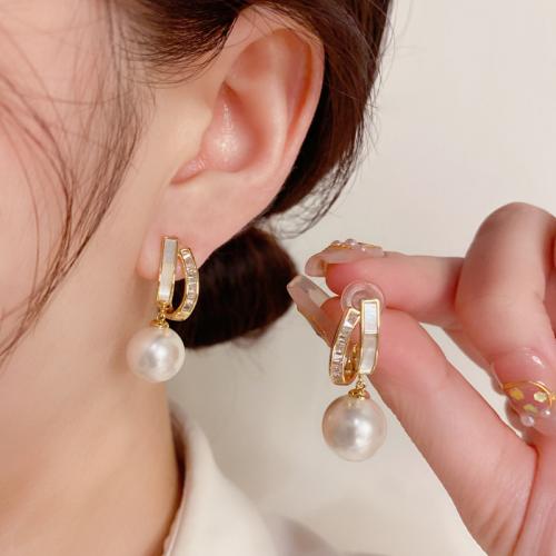 Boucles d'oreilles en laiton zircon cubique pavent, avec coquille & perle de plastique, Plaqué d'or, pavé de micro zircon & pour femme, Or, 30x14mm, Vendu par paire