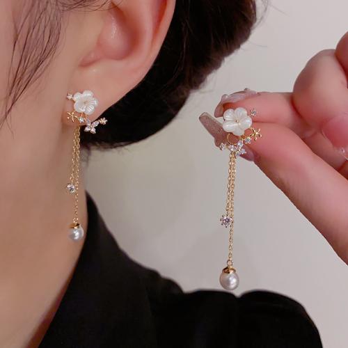 Boucles d'oreilles en laiton zircon cubique pavent, avec coquille & perle de plastique, Plaqué d'or, pavé de micro zircon & pour femme, Or, 53x15mm, Vendu par paire