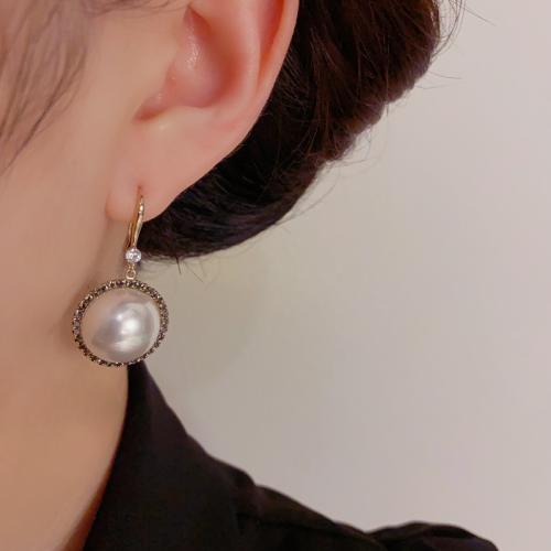 Boucles d'oreilles en laiton zircon cubique pavent, avec perle de plastique, Plaqué d'or, pavé de micro zircon & pour femme, Or, 38x20mm, Vendu par paire