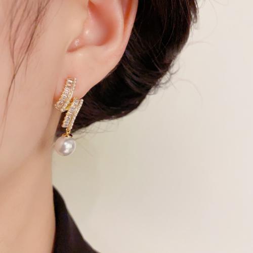 Boucles d'oreilles en laiton zircon cubique pavent, avec perle de plastique, Plaqué d'or, pavé de micro zircon & pour femme, Or, 28x8mm, Vendu par paire