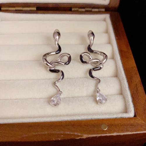 Boucles d'oreilles en laiton zircon cubique pavent, serpent, Plaqué d'or, pavé de micro zircon & pour femme & émail, argent, 50x15mm, Vendu par paire