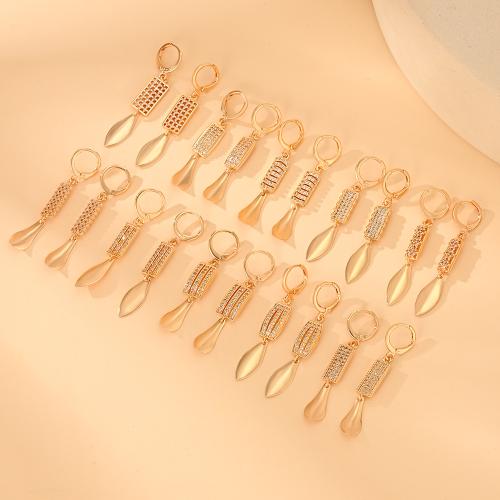 Boucles d'oreilles en laiton zircon cubique pavent, Placage, styles différents pour le choix & pavé de micro zircon & pour femme, Or, Vendu par paire