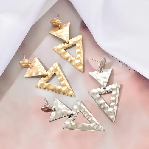 Boucles d'oreilles en alliage de zinc, triangle, bijoux de mode & styles différents pour le choix & pour femme, plus de couleurs à choisir, 30x62mm, Vendu par paire