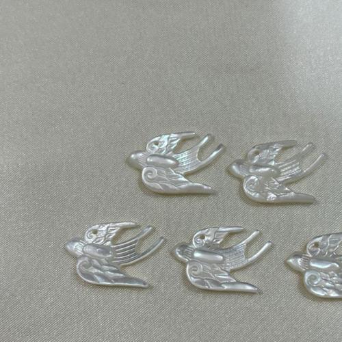 Valkoinen Lip Shell Riipus, Swallow, tee-se-itse, valkoinen, 14x20mm, Myymät Pair