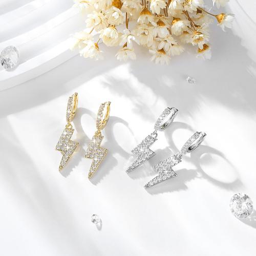 Boucles d'oreilles en laiton zircon cubique pavent, Symbole de la foudre, Placage, pavé de micro zircon & pour femme, plus de couleurs à choisir, Vendu par paire