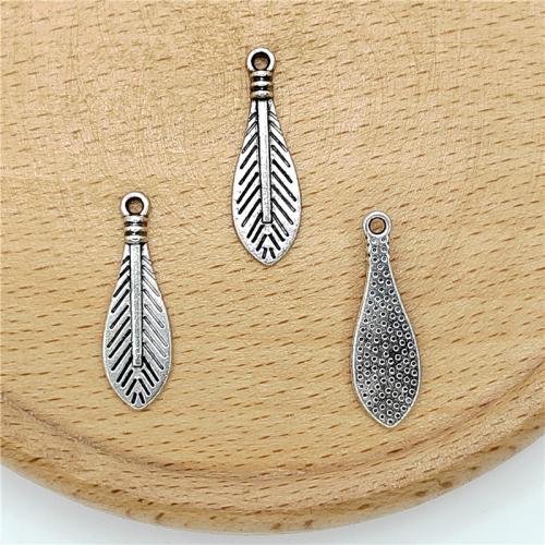 Pendentifs de Feather alliage zinc, alliage de zinc, forme de plume, Plaqué de couleur d'argent, DIY, 7x23.50mm, 100PC/sac, Vendu par sac