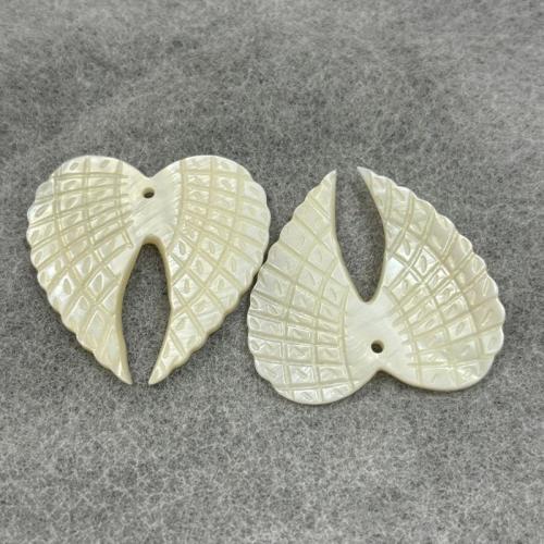 coquille blanche Pendentif, forme d'aile, DIY, blanc, 36x38mm, Vendu par PC