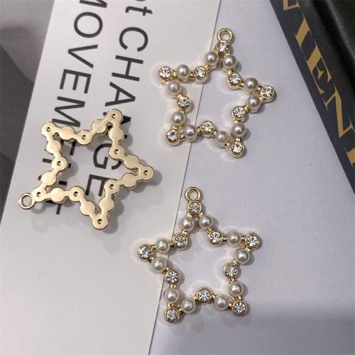 Colgante estrella de la aleación del cinc, aleación de zinc, con Perlas plásticas, chapado en color dorado, Bricolaje & con diamantes de imitación, 28x30mm, 100PCs/Bolsa, Vendido por Bolsa