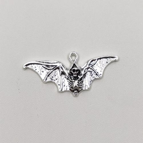 Pendentifs animaux en alliage de zinc, Chauve-souris, Plaqué de couleur d'argent, Halloween Design & DIY, 49x23mm, Vendu par PC