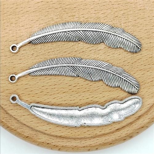 Pendentifs de Feather alliage zinc, alliage de zinc, forme de plume, Plaqué de couleur d'argent, DIY & boucle de 1/1, 7x55mm, 100PC/sac, Vendu par sac