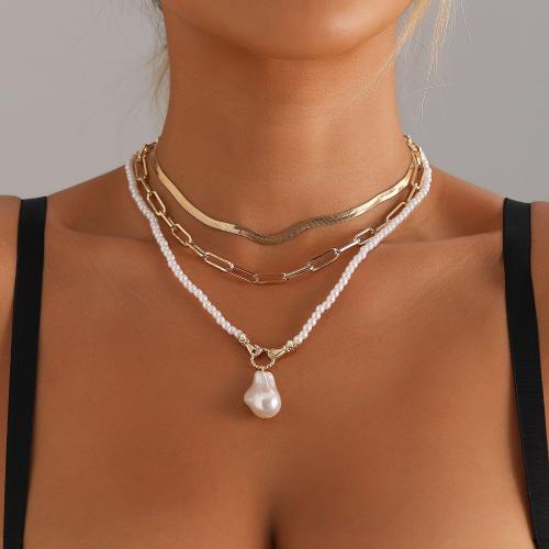 alliage de zinc collier, avec perle de plastique, Placage de couleur d'or, multicouche & pour femme, Vendu par PC