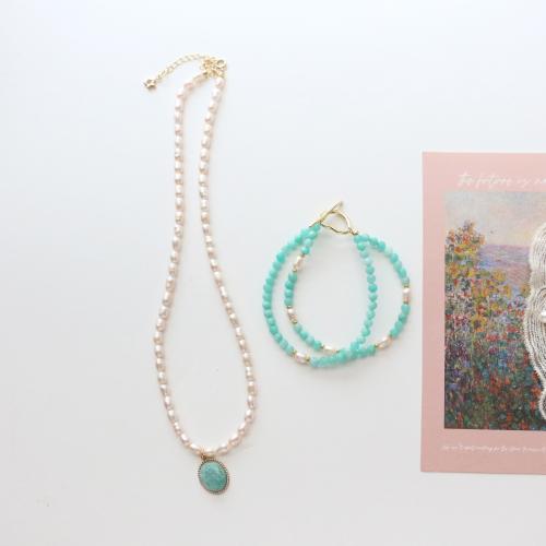 ensemble de bijoux de pierre gemme, avec perle d'eau douce cultivée & laiton, bijoux de mode & styles différents pour le choix, plus de couleurs à choisir, Vendu par PC