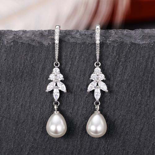 Boucles d'oreilles en laiton zircon cubique pavent, avec perle de plastique, bijoux de mode & pavé de micro zircon & pour femme, 27mm, Vendu par paire