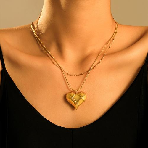 Collier de bijoux en acier inoxydable, Acier inoxydable 304, coeur, Placage de couleur d'or, styles différents pour le choix & pour femme, plus de couleurs à choisir, Vendu par PC