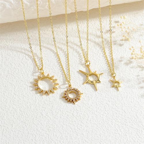 Collier en laiton cubique Zircon Micro Pave, avec 5cm chaînes de rallonge, Placage de couleur d'or, Forme différente pour le choix & bijoux de mode & pavé de micro zircon & pour femme, plus de couleurs à choisir, protéger l'environnement, sans nickel, plomb et cadmium, Longueur:Environ 40 cm, Vendu par PC