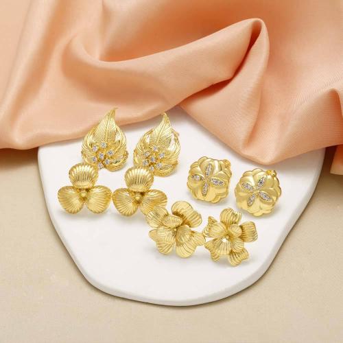 Cúbicos Circonia Pendiente Latón Micro pavimenta, metal, chapado en color dorado, Joyería & diferentes patrones para la opción & micro arcilla de zirconia cúbica, dorado, libre de níquel, plomo & cadmio, Vendido por Par