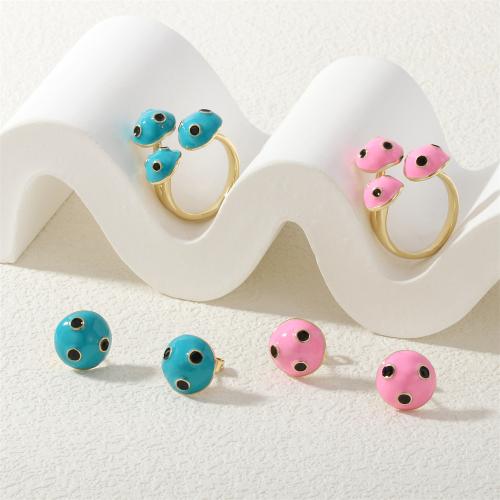 Set de Joyería de Latón, Pendiente de stud & anillo de dedo, metal, chapado, diferentes estilos para la opción & para mujer & esmalte, más colores para la opción, libre de níquel, plomo & cadmio, Vendido por Par