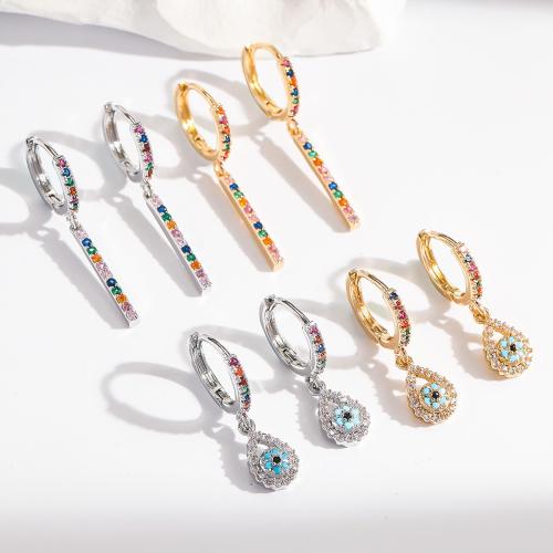 Boucles d'oreilles en laiton zircon cubique pavent, Placage, styles différents pour le choix & pavé de micro zircon & pour femme, plus de couleurs à choisir, Vendu par paire