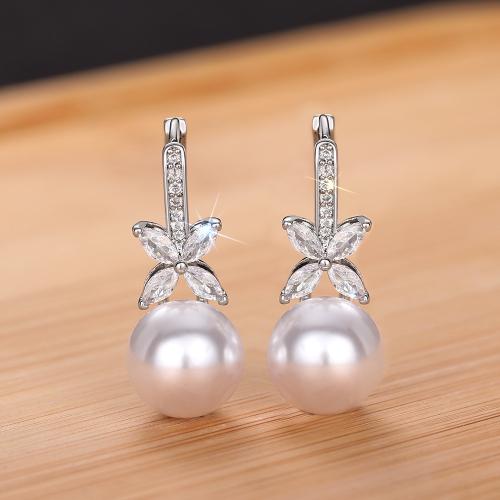 Boucles d'oreilles en laiton zircon cubique pavent, avec perle de plastique, bijoux de mode & pavé de micro zircon & pour femme, 29mm, Vendu par paire