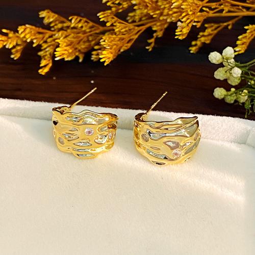 Boucles d'oreilles en laiton zircon cubique pavent, Placage de couleur d'or, bijoux de mode & pavé de micro zircon, doré, protéger l'environnement, sans nickel, plomb et cadmium, 13x17mm, Vendu par paire