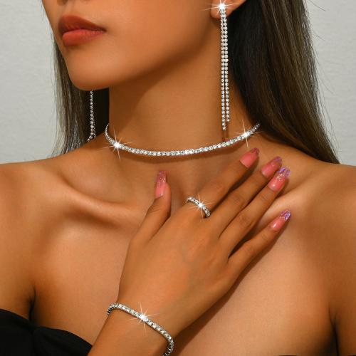 metal Conjunto de joya, cuellocuello & anillo de dedo & pulsera & pendiente, chapado, diferentes estilos para la opción & micro arcilla de zirconia cúbica & para mujer, plateado, Vendido por Set