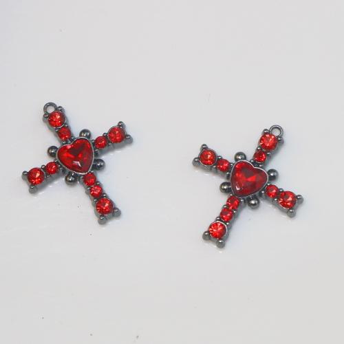 Zinc alliage strass Pendants, alliage de zinc, croix, Plaqué de couleur d'argent, DIY & avec strass, rouge, protéger l'environnement, sans nickel, plomb et cadmium, 21.50x25.50x4.30mm, Vendu par PC