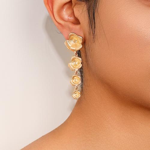 Tibetan Style Stud Earring, petals, plated, for woman, gold, Sold By Pair