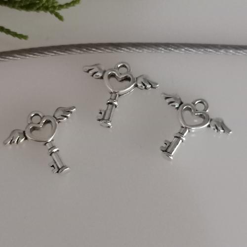 Pendentifs clé en alliage de zinc, Plaqué de couleur d'argent, DIY, protéger l'environnement, sans nickel, plomb et cadmium, 15x16mm, Environ 100PC/sac, Vendu par sac