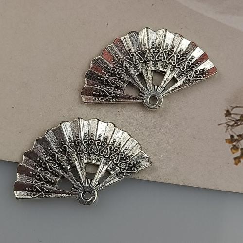 Pendentifs en alliage de zinc, éventail, Plaqué de couleur d'argent, DIY & normes différentes pour le choix, protéger l'environnement, sans nickel, plomb et cadmium, Environ 100PC/sac, Vendu par sac