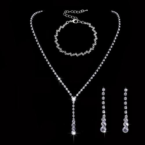 Parures de bijoux en alliage zinc, Boucle d’oreille stud & Bracelet & collier, alliage de zinc, trois pièces & pour femme & avec strass, argent, The length of the bracelet is 15cm+6cm, the length of the necklace is 26cm+20cm, and the size of the earrings is 4*0.5cm, Vendu par fixé