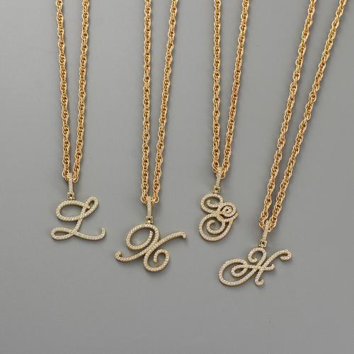 Collier en laiton cubique Zircon Micro Pave, Lettre d’alphabet, Placage de couleur d'or, styles différents pour le choix & pavé de micro zircon & pour femme, plus de couleurs à choisir, protéger l'environnement, sans nickel, plomb et cadmium, Longueur:51 cm, Vendu par PC