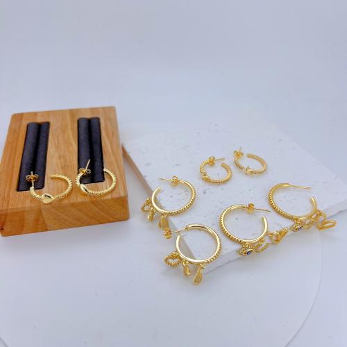 Pendientes de Perno en Latón, metal, chapado en color dorado, diferentes estilos para la opción & para mujer, más colores para la opción, libre de níquel, plomo & cadmio, Vendido por Par